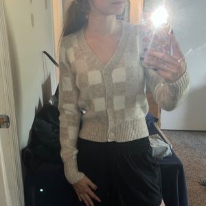 Women’s crop sweater